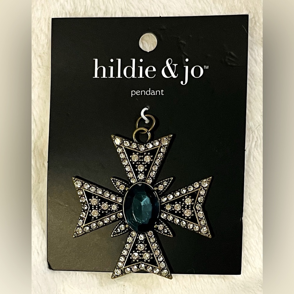 HILDIE & JO Cross Pendant NEW!